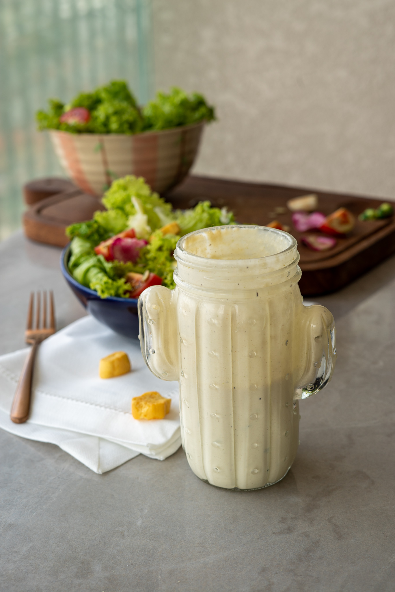 Molho para saladas de iogurte e tahine cremoso