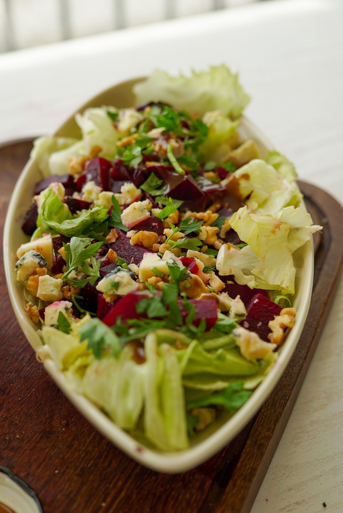 Salada de beterraba e queijo azul refrescante