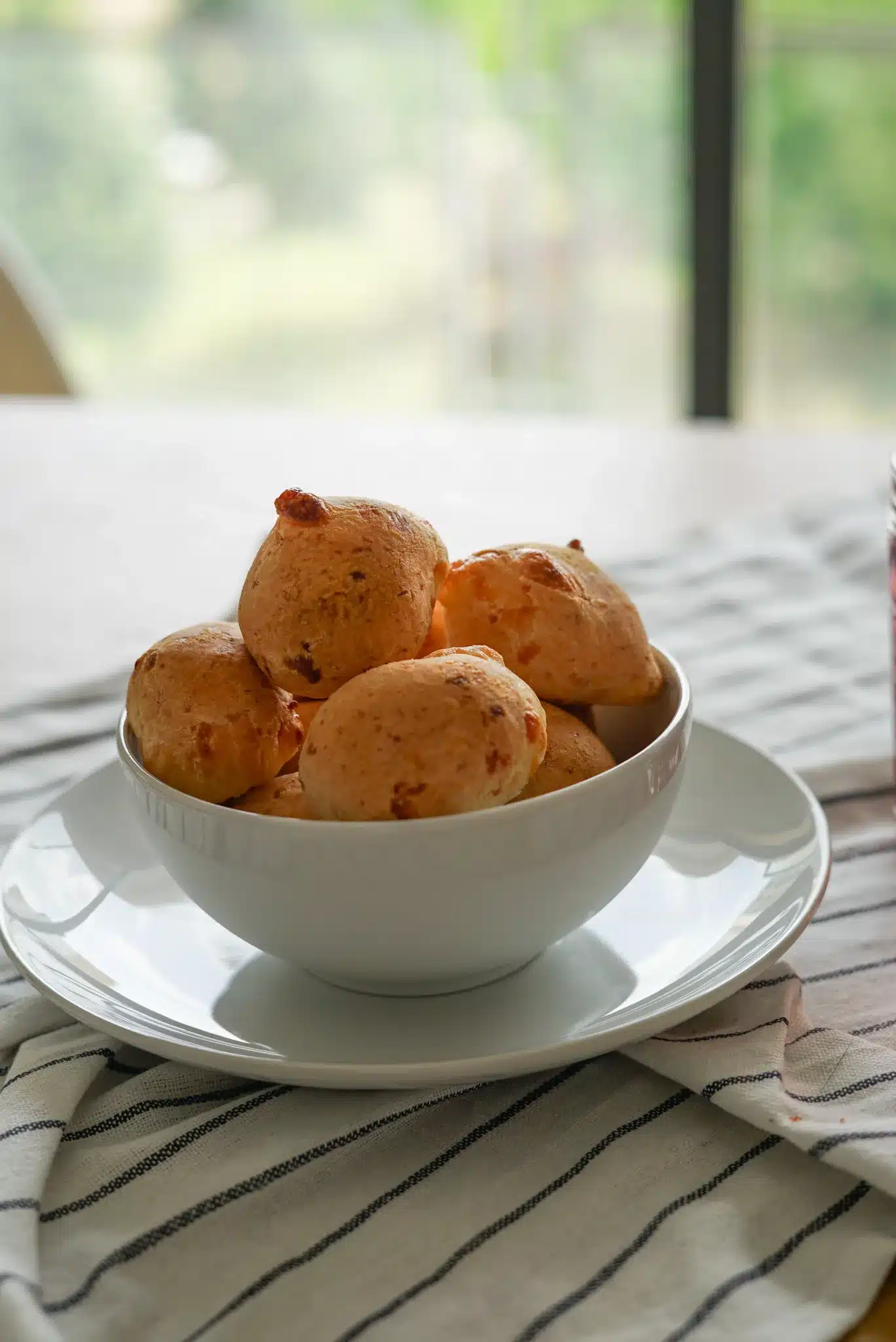 Pão de queijo fácil de 4 ingredientes